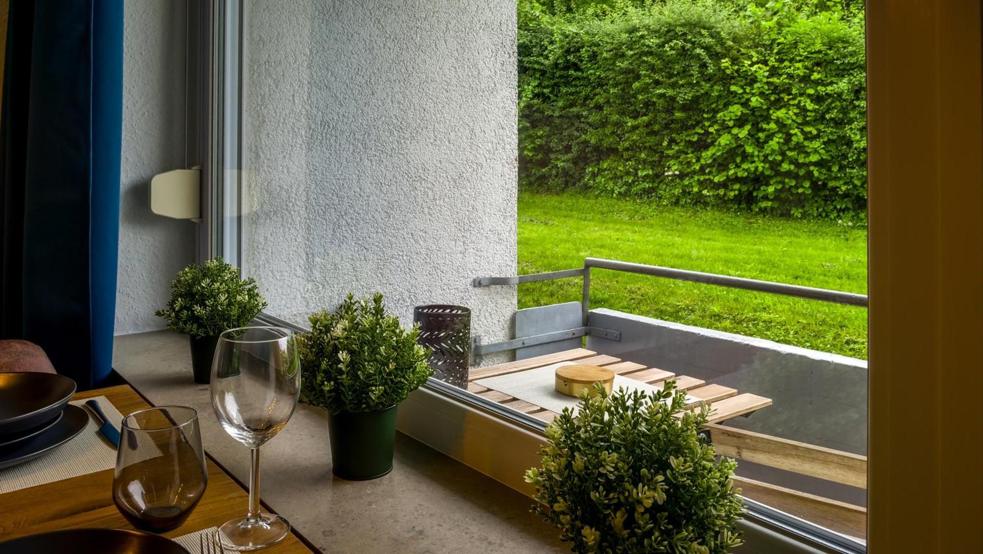 Gross, Modern, Zentrumsnah Mit Parkplatz Und Garten أولم المظهر الخارجي الصورة